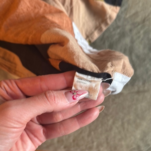 Abstract Patterned Top - Picture 4 of 4